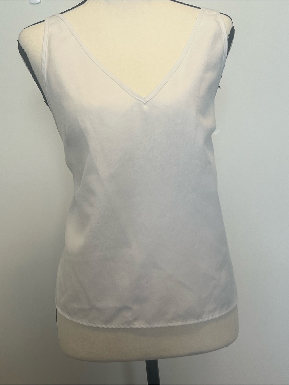 SHEIN Cream V-Neck Cropped Cami Tank